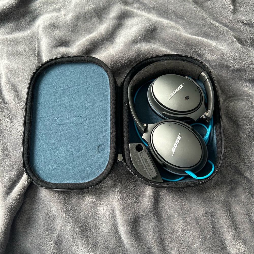 Bose Gray and Black Headphones with Case